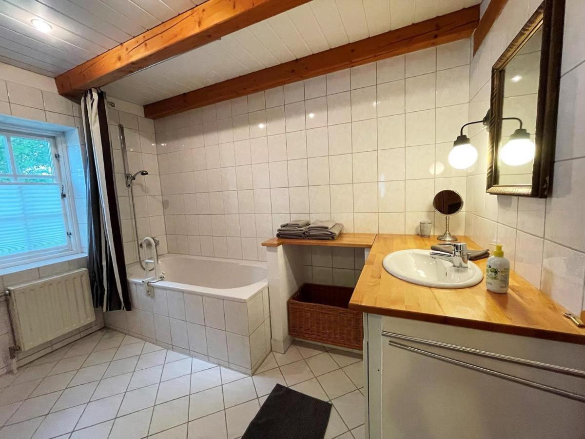 Das Puppenhaus, Reetdach, Sauna, Kamin, Eingezaeunt, Badewanne, Haustiere Willkommen Emmelsbull-Horsbull Ngoại thất bức ảnh